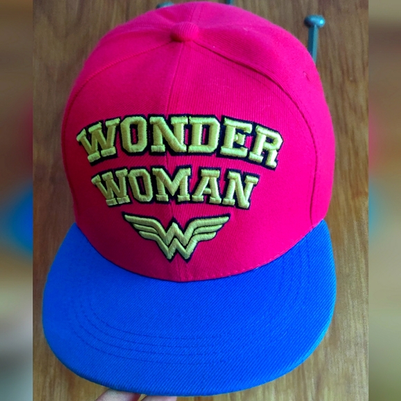 🎁 Wonder Woman Baseball Hat - Picture 1 of 5